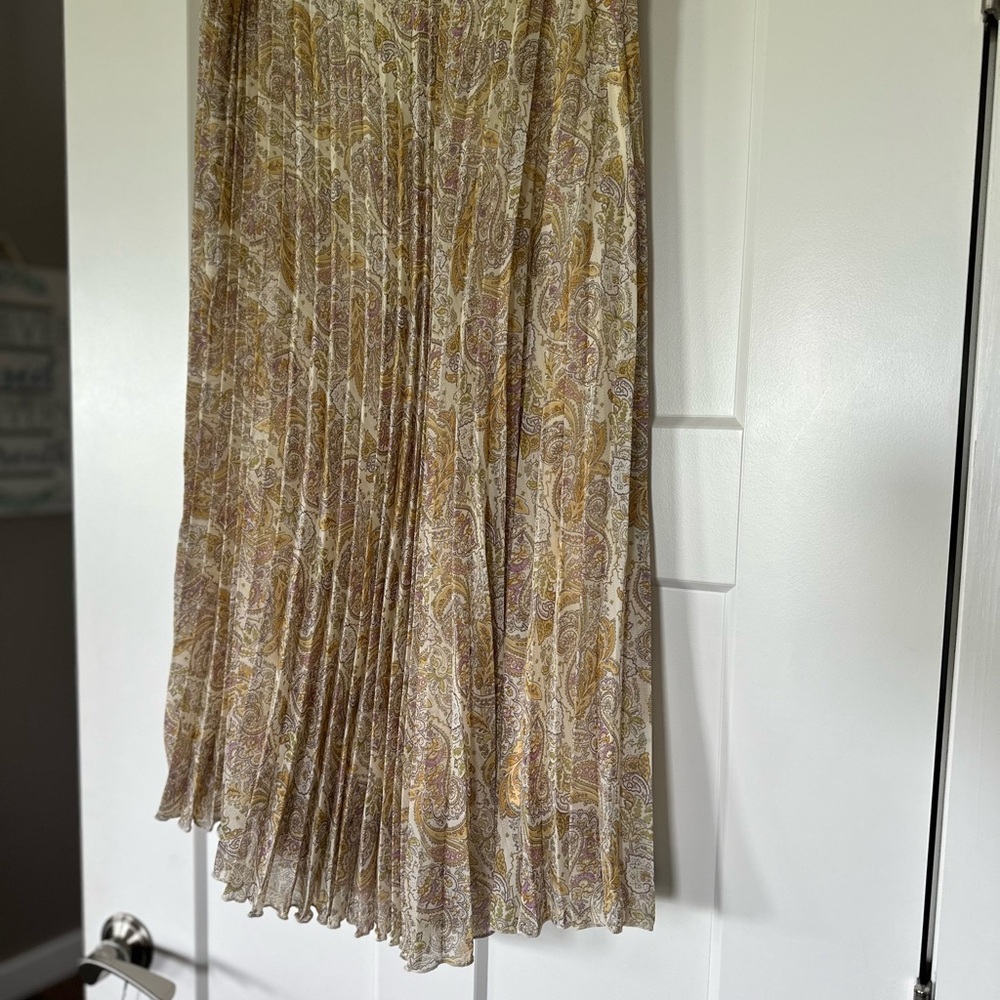 WD.NY Cream and Gold Pleated Midi Skirt